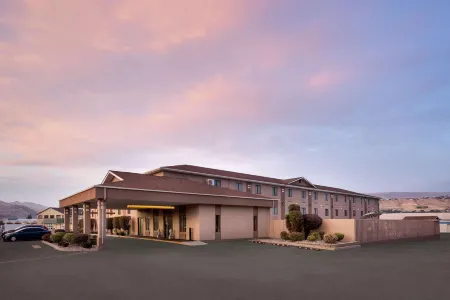 Quality Inn Wenatchee-Leavenworth Отели в г. Веначи