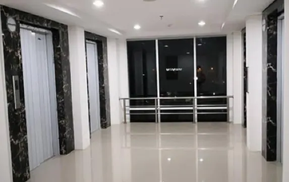 Comfy Smart TV Room at Apartemen Poris 88 Hotels in Cipondoh