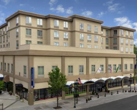 Hilton Garden Inn Yakima Downtown Hotels in Yakima
