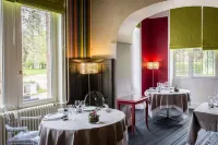 Logis Hôtel le Château de la Barge Hôtels à : Fleurie