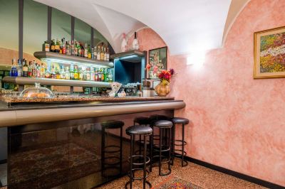 バー コンフォート ホテル ヨーロッパ ジェノヴァ シティ センター ジェノヴァの写真