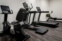 Nash Suites Airport Hotel - Gym