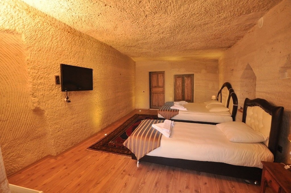 Kayatas Cave Suites