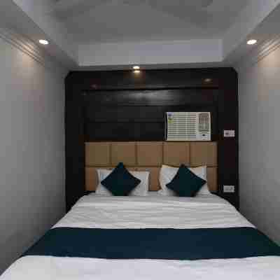 SilverKey Executive Stays 30334 Jaan Nagar Road Rooms