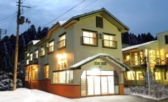 Petit House Hiromi - Housity