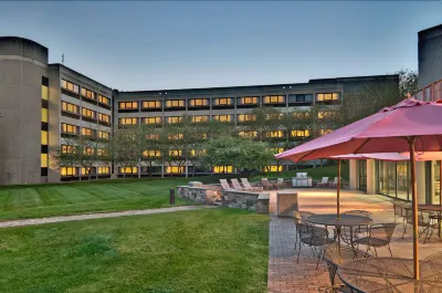 Holiday Inn Express Princeton Southeast Hotel dekat Princeton Junction