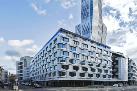 Residence Inn by Marriott Frankfurt City Center Отели рядом с достопримечательностью «Taunusturm»