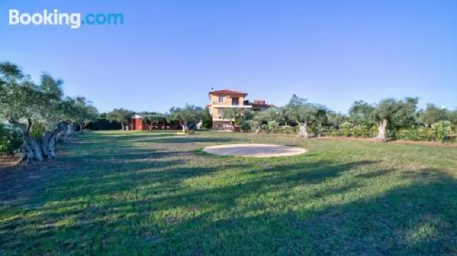 阿閣羅克第瑪埃利亞公寓