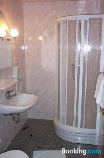 伊姆維森古德酒店