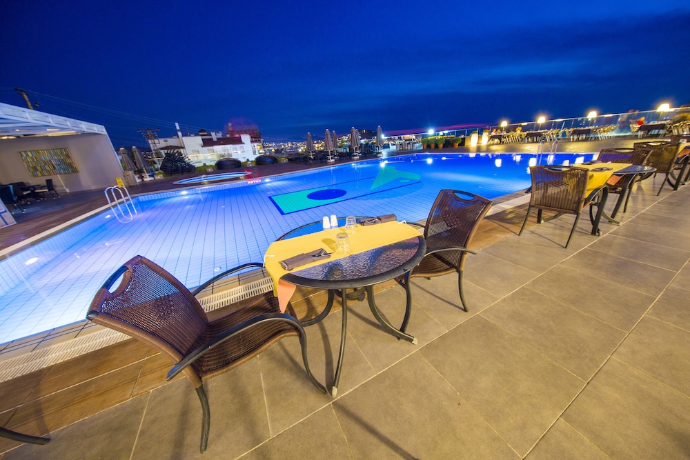 Marina Hotel & Suites Kusadasi