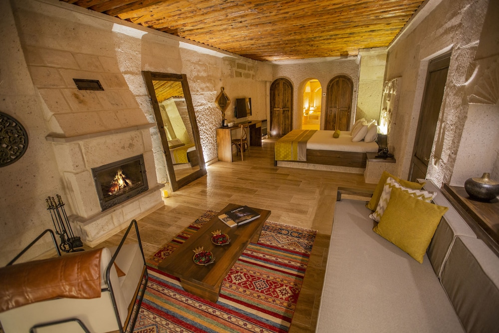 Anka Cave Suites