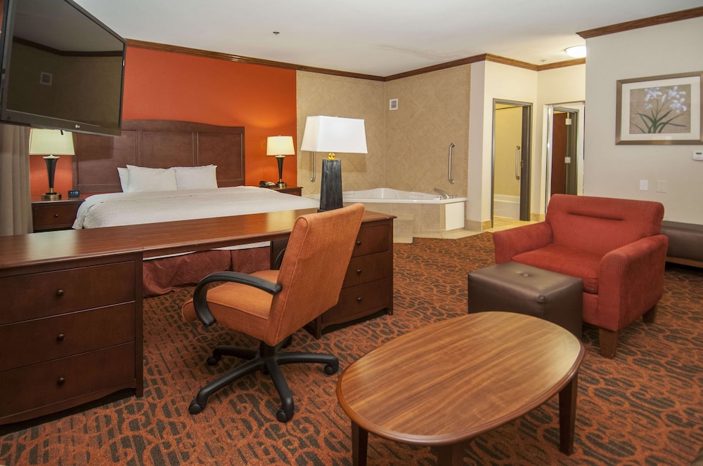 Hampton Inn and Suites Waxahachie