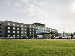 Pomeroy Inn & Suites Prince George