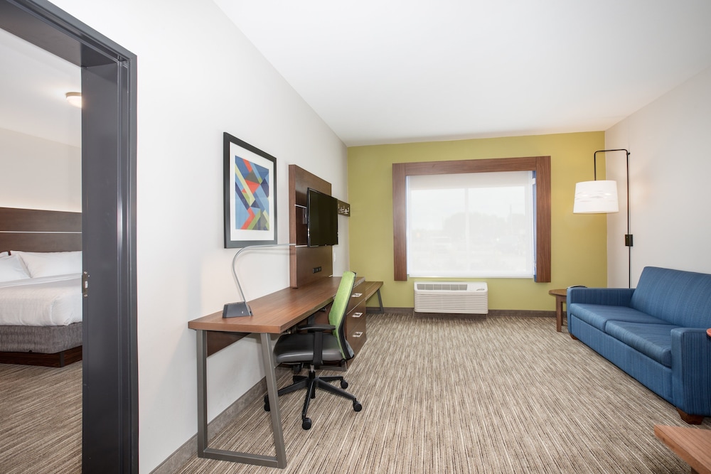 Holiday Inn Express & Suites Sterling, an Ihg Hotel