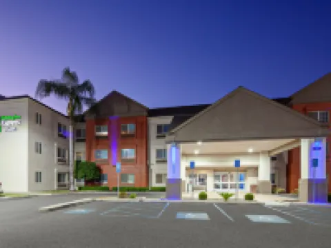 Holiday Inn Express & Suites TULARE by IHG Hotels in Tulare