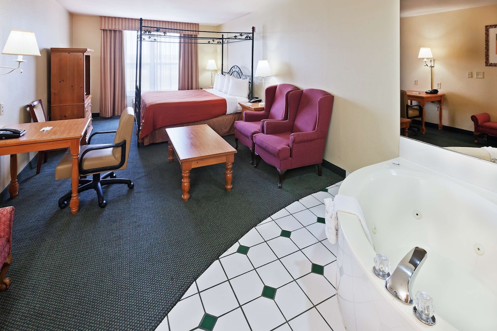 Country Inn & Suites by Radisson, Fort Worth, TX