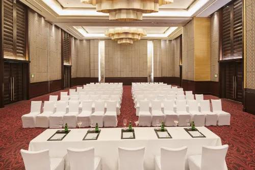 Holiday Inn Mumbai International Airport