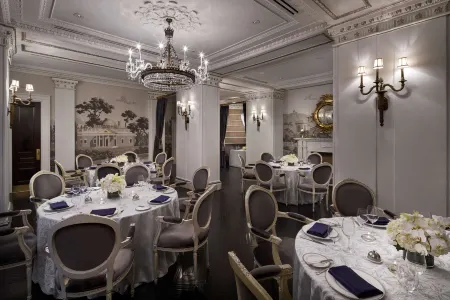 The Jefferson Hotel Отели рядом с достопримечательностью «Original Founding Church of Scientology»