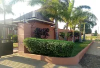 Fallsview Apartments Hotels in Simonga