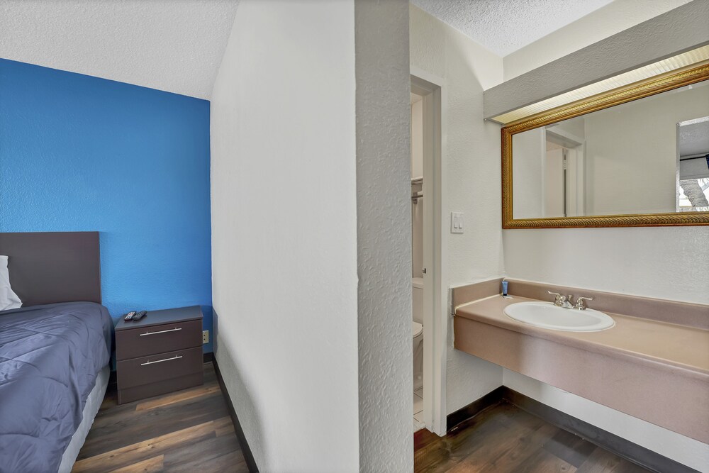 Zen Living Suites Extended Stay - Jacksonville - Orange Park