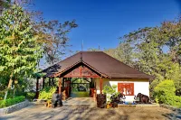 Popa Mountain Resort