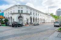 The Waterfront Hotel Kuching - parking