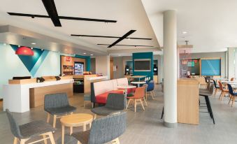 Avid Hotel Roseville - Minneapolis North