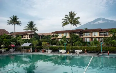 Grage Resort Sangkan Hotel dekat Puncak Gunung Ciremai via Sadarehe