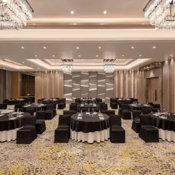 Radisson Mumbai Andheri Midc Отели рядом с достопримечательностью «Пляж Версова»