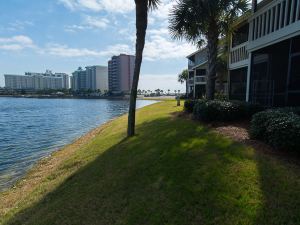 Lakefront By Seascape Resort