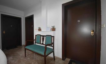 A&J Apartments or Rooms athens airport