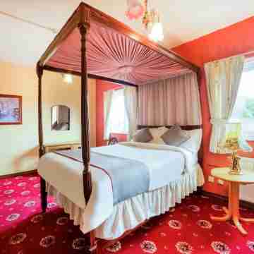 OYO the Royal Hotel Rooms