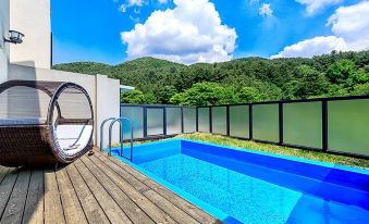 Pocheon Full Moon Pool Villa