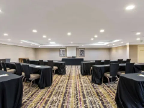 La Quinta Inn & Suites by Wyndham Boston-Andover Hotels in Andover