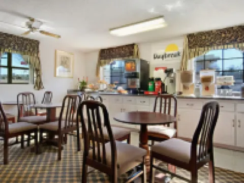 Clarion Pointe Athens I-65 Hotels in Athens