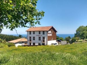 Casa Rural Arboliz Landetxea