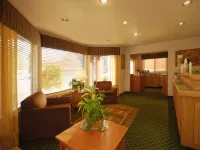 Oakridge Inn & Suites Hotels in Lane County