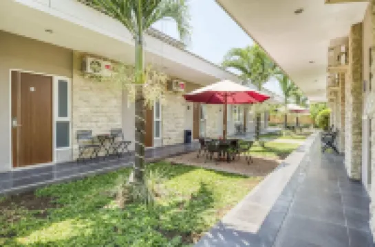 Sunshine Family Homestay Near Terminal 1 Juanda Airport