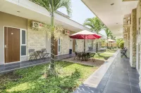 Sunshine Family Homestay Near Terminal 1 Juanda Airport Hotel a Waru