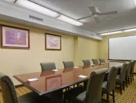 โรงแรมชัวร์สเตย์พลัส บายเบสท์เวสเทิร์น ศูนย์การแพทย์ลับบ็อก