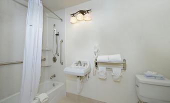 Best Western Plus La Mid-Town Hotel