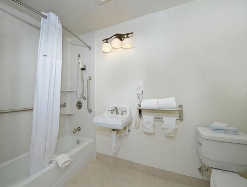 Best Western Plus Hollywood Hills HotelOver view