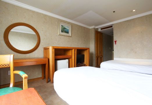 2. 제주 로얄 호텔..