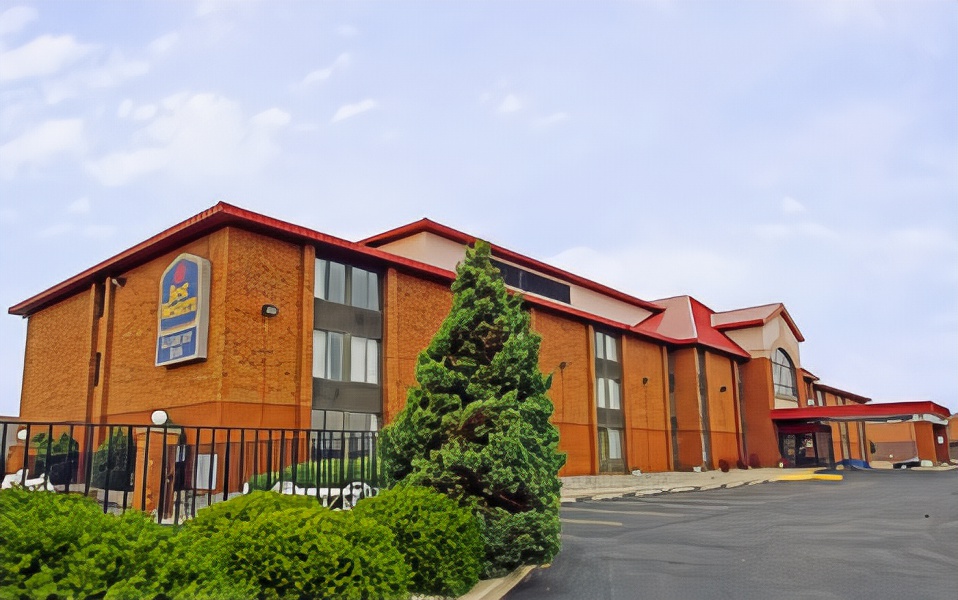 Best Western Luxbury Inn Fort Wayne