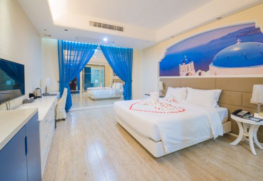 Huajun Hotel Hotel Overview