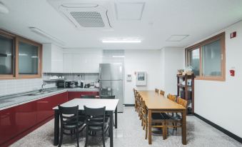 Suncheon Hotel Castle - Housity