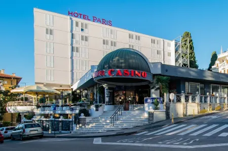 Hotel Paris Отели в г. Bregi