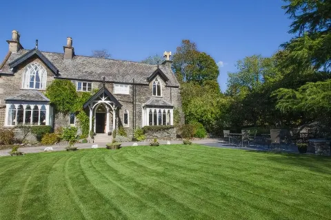 Cedar Manor