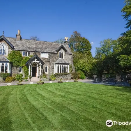 Cedar Manor