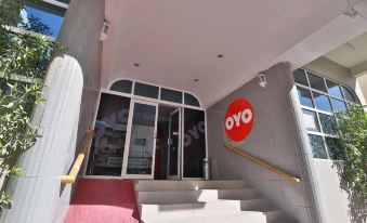 OYO 429 City Hotel